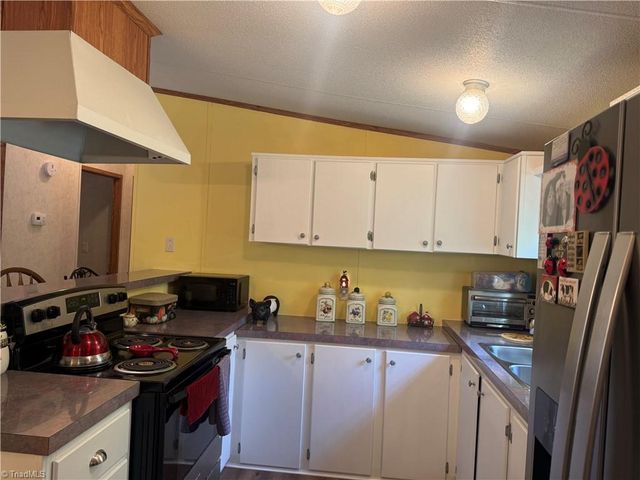 231 CP Riddle Trail, Mount Airy, NC 27030