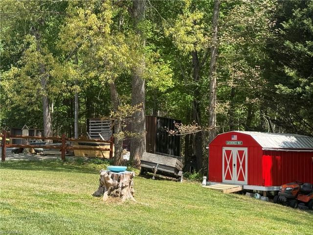 231 CP Riddle Trail, Mount Airy, NC 27030