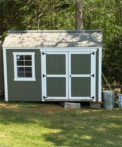 231 CP Riddle Trail, Mount Airy, NC 27030