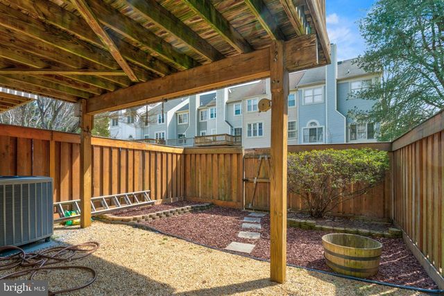 20403 IVYBRIDGE CT, Montgomery Village, MD 20886