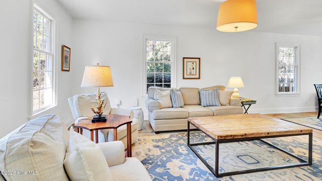 107 Robin Road, Greenville, NC 27858