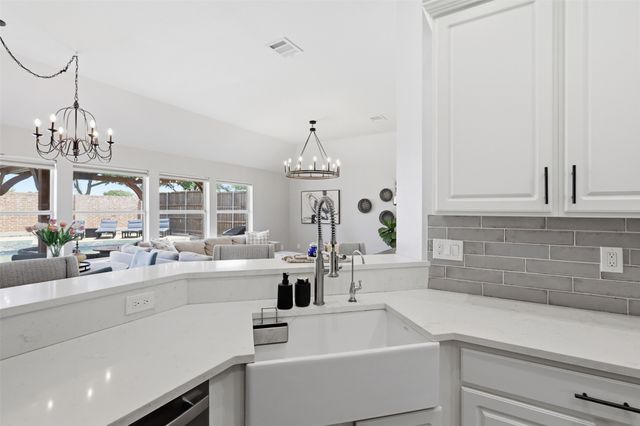 11010 Spring Lake Road, Frisco, TX 75035