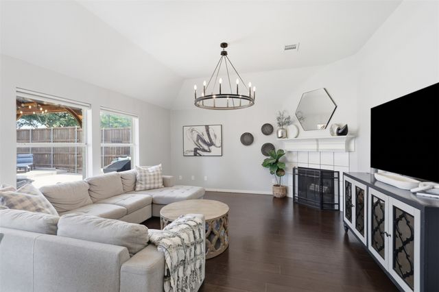 11010 Spring Lake Road, Frisco, TX 75035