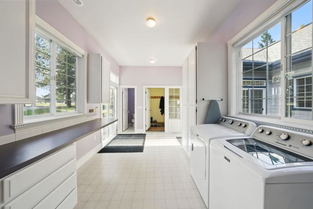 25929 E Idaho Pines Ln, Newman Lake, WA 99025