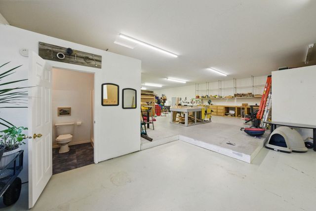 25929 E Idaho Pines Ln, Newman Lake, WA 99025