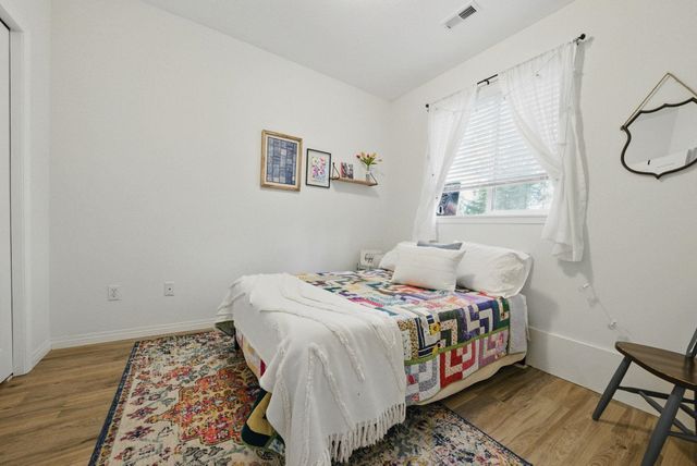 25929 E Idaho Pines Ln, Newman Lake, WA 99025