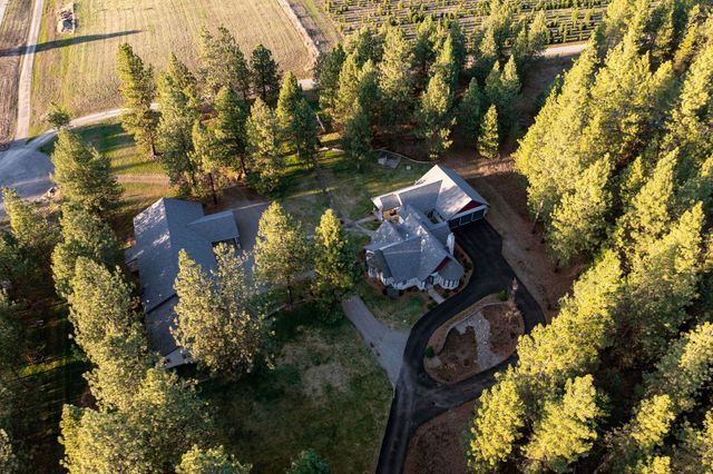 25929 E Idaho Pines Ln, Newman Lake, WA 99025