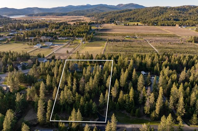 25929 E Idaho Pines Ln, Newman Lake, WA 99025