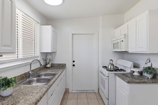 1827 Stevens Avenue, East Palo Alto, CA 94303