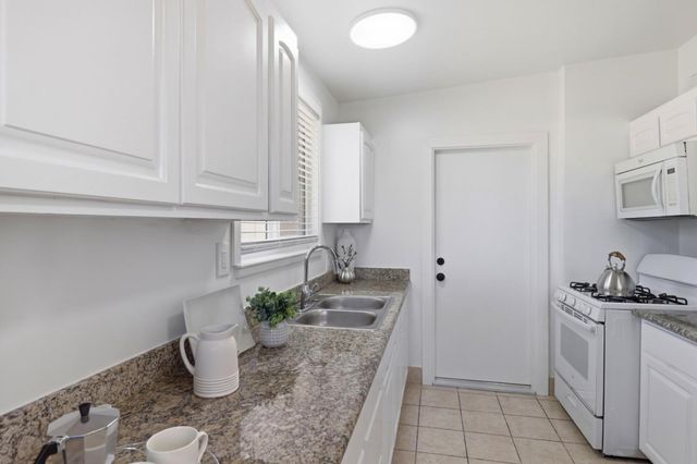 1827 Stevens Avenue, East Palo Alto, CA 94303
