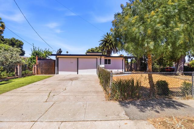 1827 Stevens Avenue, East Palo Alto, CA 94303
