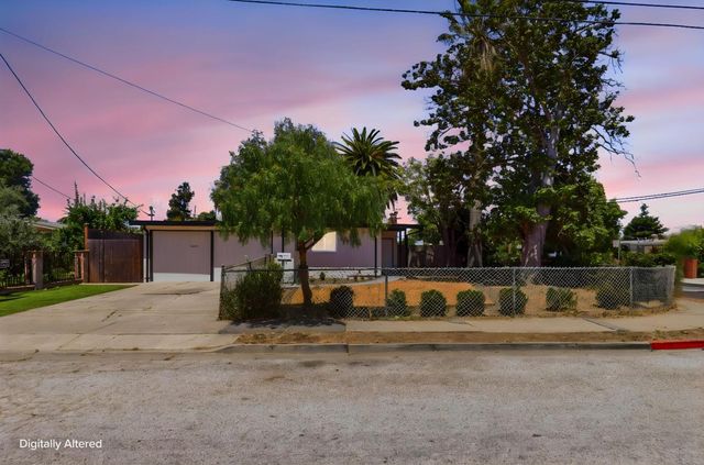 1827 Stevens Avenue, East Palo Alto, CA 94303