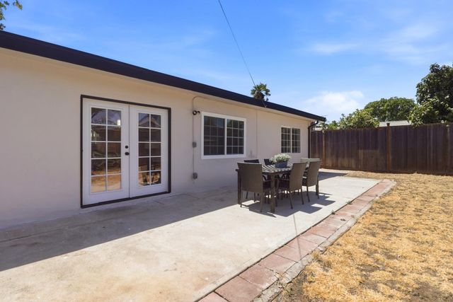 1827 Stevens Avenue, East Palo Alto, CA 94303
