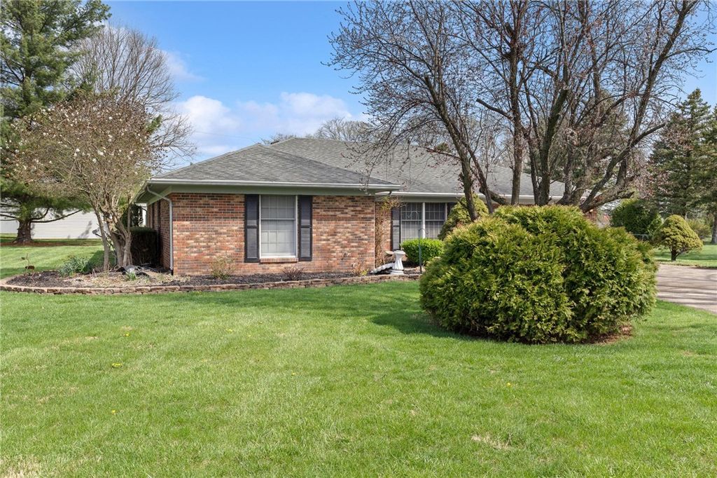 1323 W State Route 571, Tipp City, OH 45371