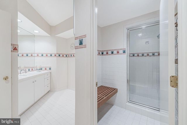 9 OAKLYN CT, Potomac, MD 20854