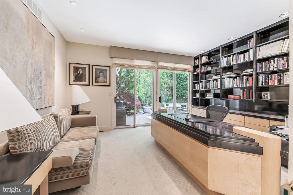 Image 23 of property listing at 9 OAKLYN CT, Potomac, MD 20854