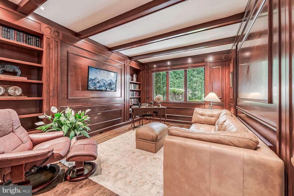 Image 27 of property listing at 9 OAKLYN CT, Potomac, MD 20854