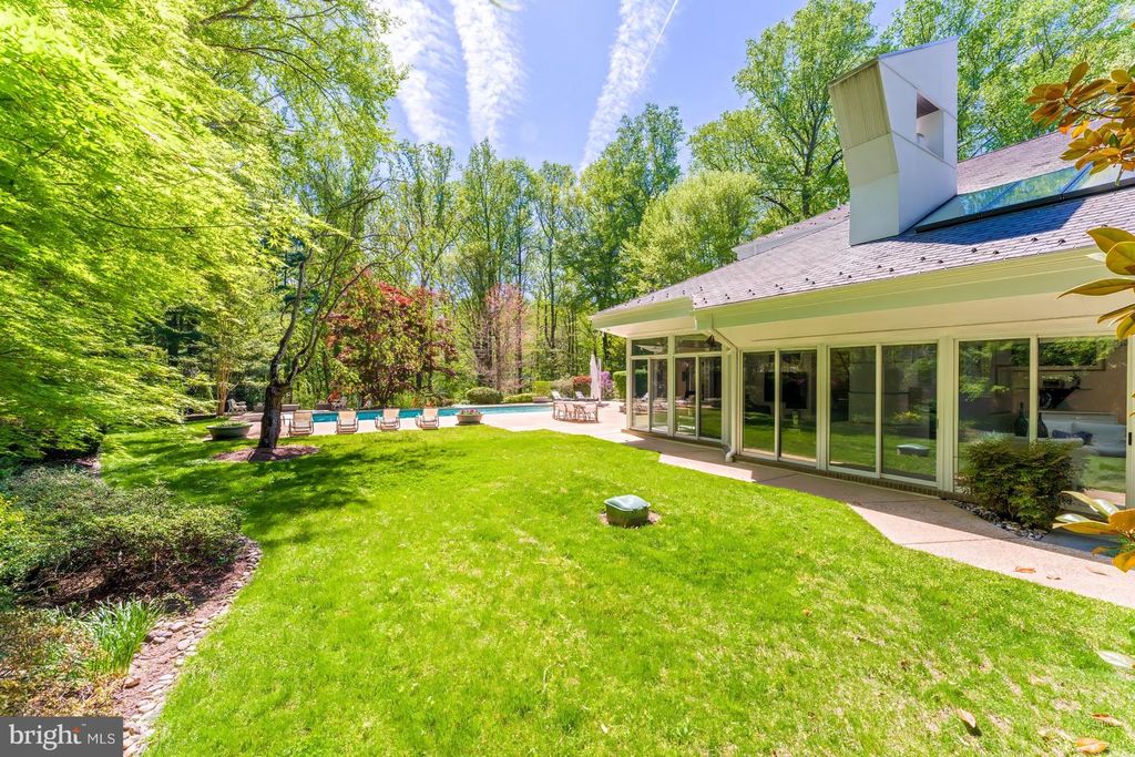 Image 48 of property listing at 9 OAKLYN CT, Potomac, MD 20854