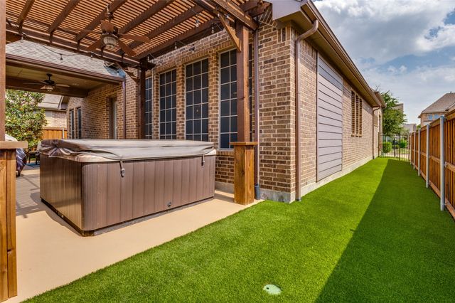 1007 Ivy Charm Way, Arlington, TX 76005