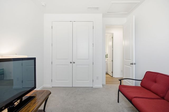 3055 Fernwood Ln, Columbia, TN 38401