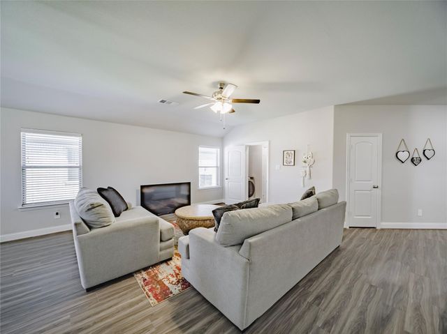 1418 Brindle Drive, Greenville, TX 75402