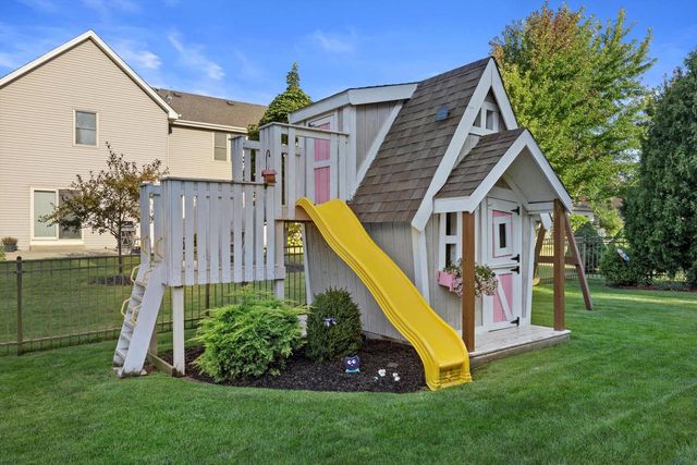 1624 Rolling Green DRIVE, Mount Pleasant, WI 53406