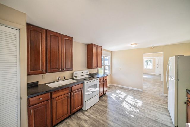 1152 N 14th Street, Paducah, KY 42001