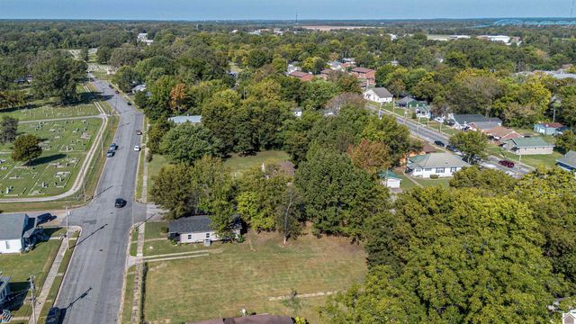 1152 N 14th Street, Paducah, KY 42001