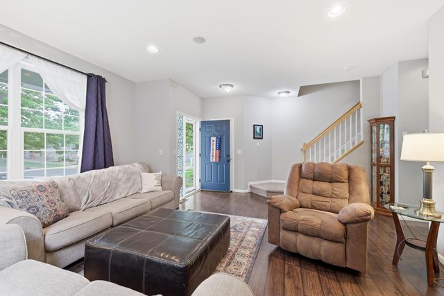 9767 Gable Drive, Eden Prairie, MN 55347