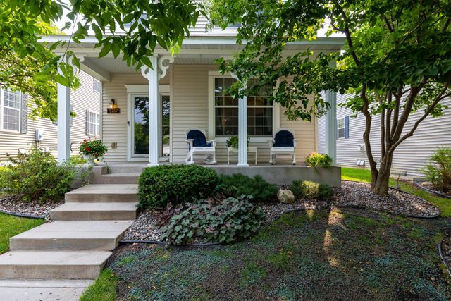 9767 Gable Drive, Eden Prairie, MN 55347