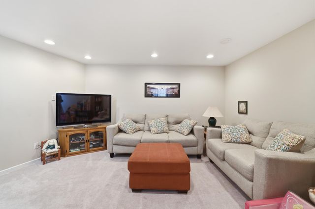 9767 Gable Drive, Eden Prairie, MN 55347