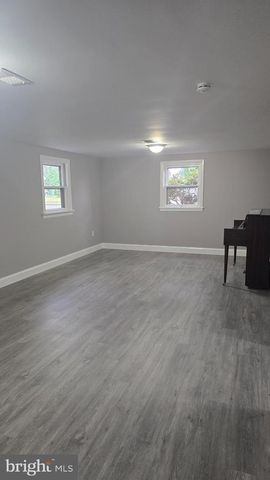 2336 THORNTON RD, Harrisburg, PA 17109