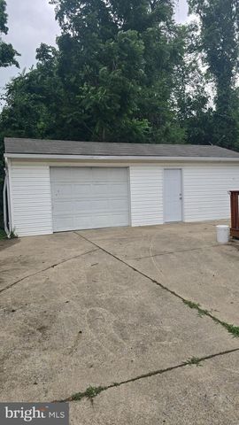2336 THORNTON RD, Harrisburg, PA 17109