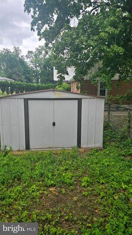 2336 THORNTON RD, Harrisburg, PA 17109