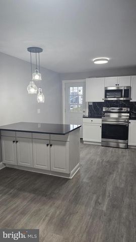 2336 THORNTON RD, Harrisburg, PA 17109