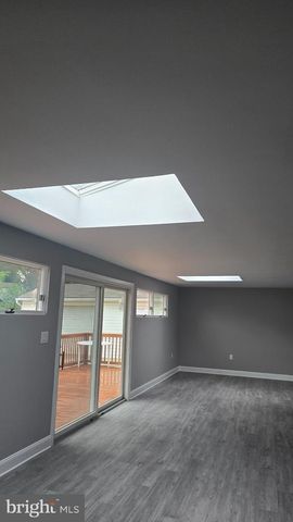 2336 THORNTON RD, Harrisburg, PA 17109