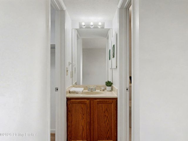 1109 Donard Park Ave, Louisville, KY 40218