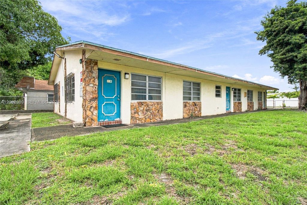 18 SW 13th Street, Dania Beach, FL 33004