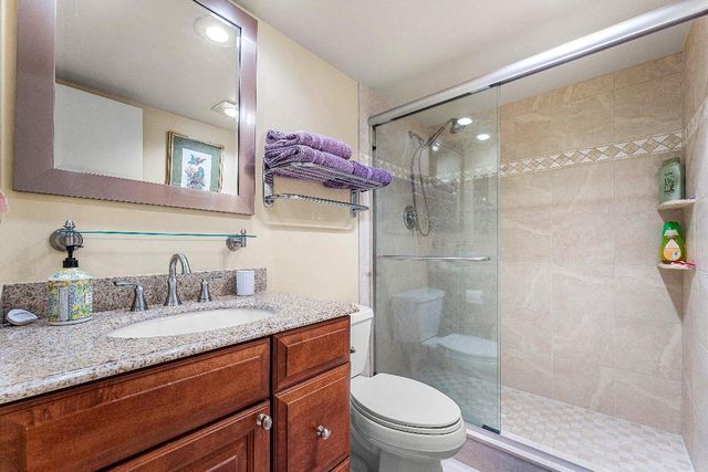 3125 NE 48th Court 220, Lighthouse Point, FL 33064