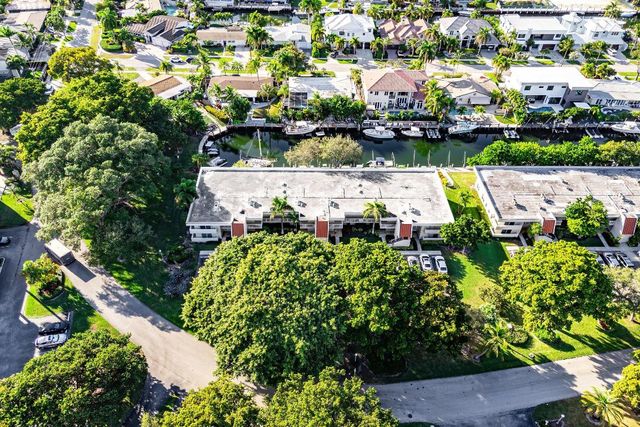 3125 NE 48th Court 220, Lighthouse Point, FL 33064