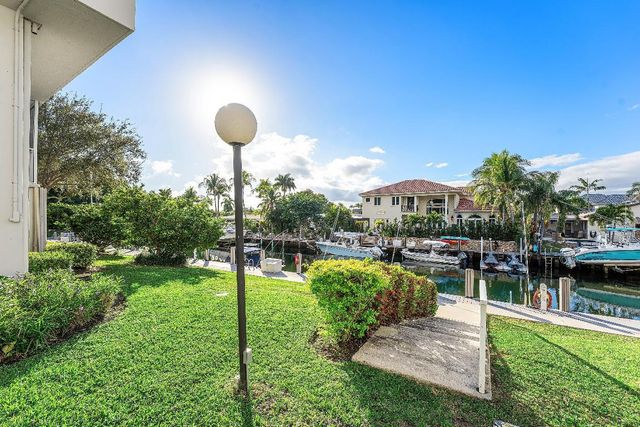 3125 NE 48th Court 220, Lighthouse Point, FL 33064