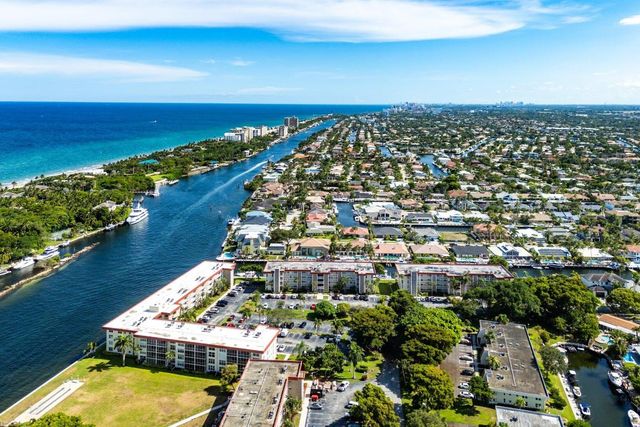 3125 NE 48th Court 220, Lighthouse Point, FL 33064