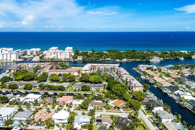 3125 NE 48th Court 220, Lighthouse Point, FL 33064