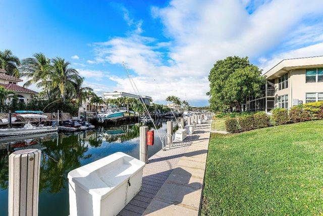 3125 NE 48th Court 220, Lighthouse Point, FL 33064