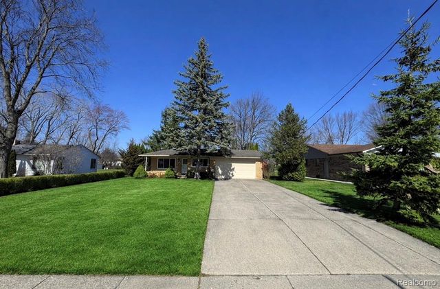 2235 Chesley Drive, Sterling Heights, MI 48310