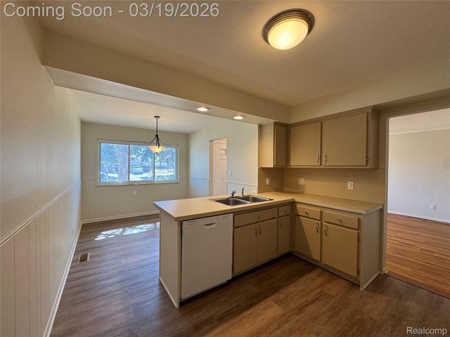 2235 Chesley Drive, Sterling Heights, MI 48310