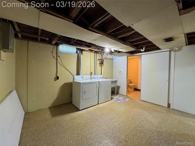 2235 Chesley Drive, Sterling Heights, MI 48310