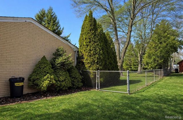 2235 Chesley Drive, Sterling Heights, MI 48310