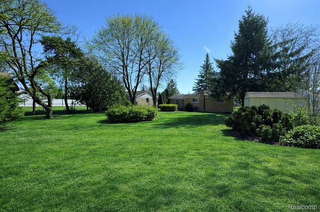 2235 Chesley Drive, Sterling Heights, MI 48310