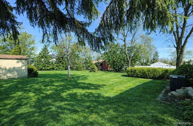 2235 Chesley Drive, Sterling Heights, MI 48310